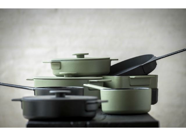 Serax Surface Enameled Cast Iron Dutch Oven, Green or Black, 4 Sizes on  Food52